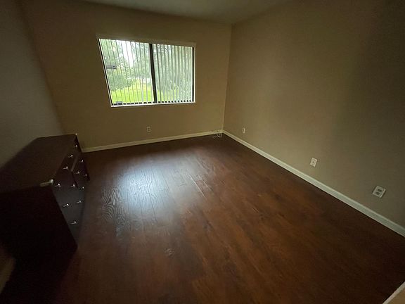 3rd image of 1031 S Palmetto Ave APT T4