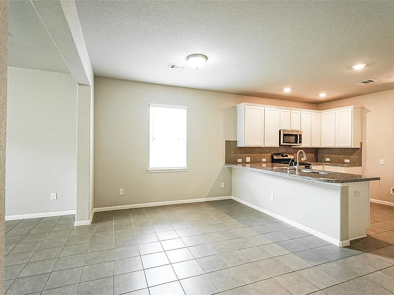 8414 Quiet Bay Dr — Photo 6