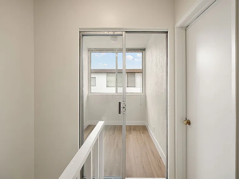 1315 Ocean Park Blvd #2 — Photo 9