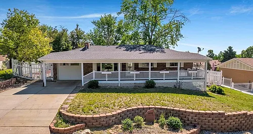 1432 S Vivian Way Photo 1