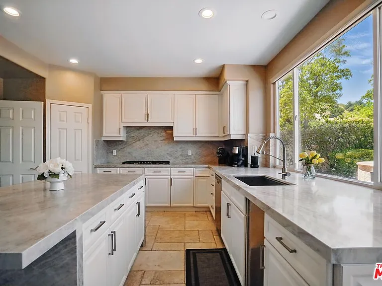 4040 Leighton Point Rd — Photo 13