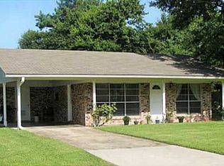 414 Holly Rd, Ocean Springs, MS 39564