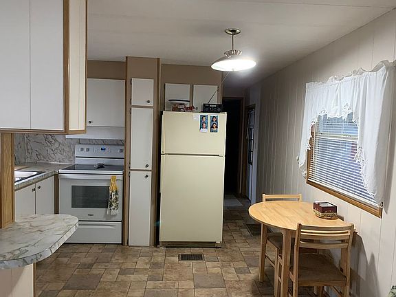 4th image of 132 Overland Trl