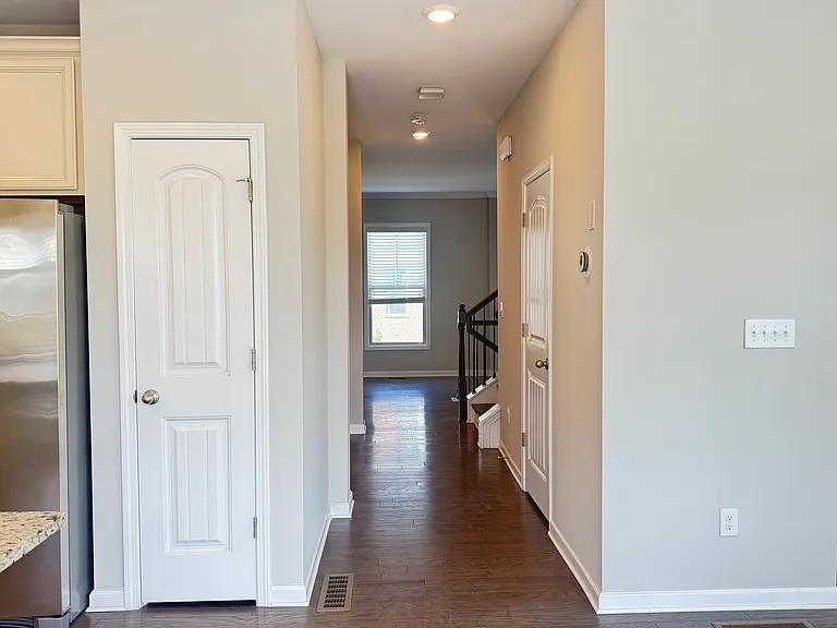 590 Sunset Park Dr — Photo 16