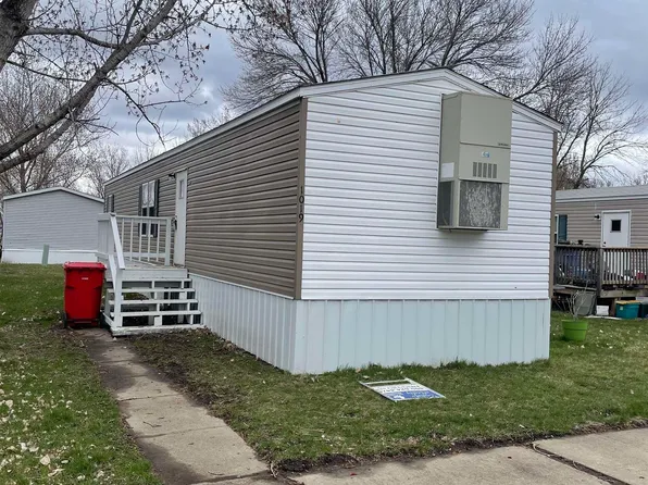 1019 Tom St, Vermillion, SD 57069