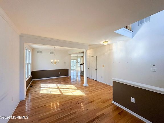 4th image of 37 Walden Court