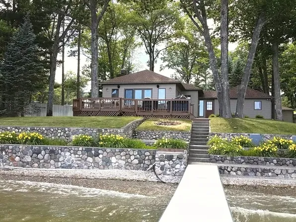 6090 Mount Maria Rd, Hubbard Lake, MI 49747
