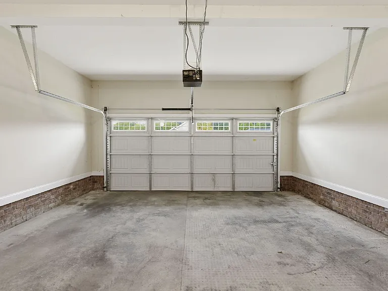2101 Eureka Way — Photo 32