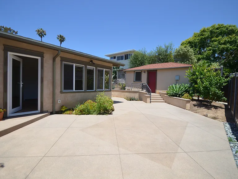 7033 Draper Ave — Photo 15