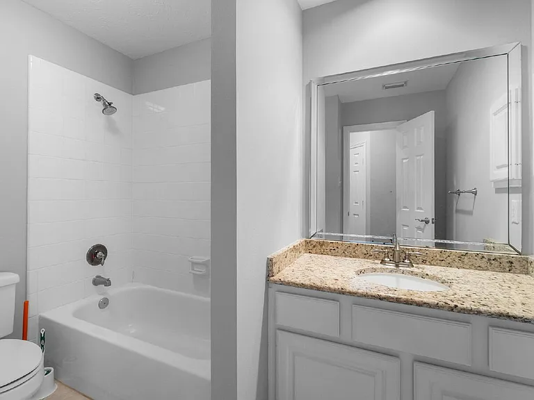 58 W Sienna Pl — Photo 19