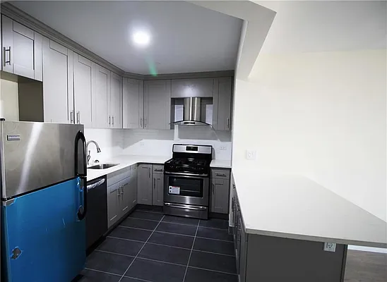 Sold by Momentum Real Estate LLC | media 4