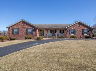 669 Prince Edward Dr, Howell, MI 48843