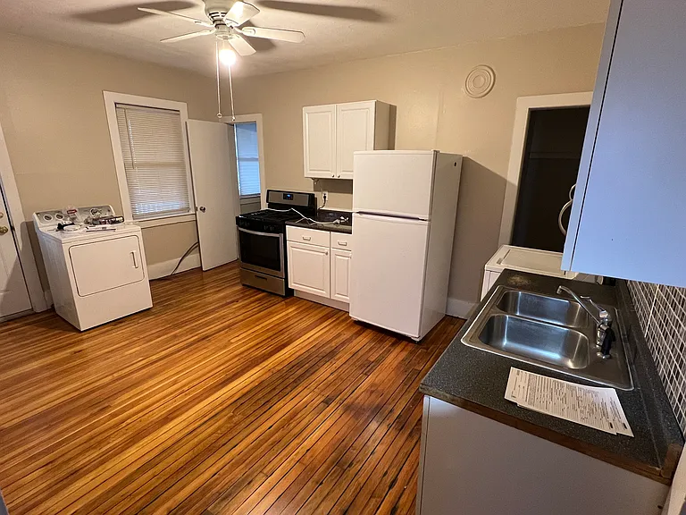 54 Bell St #3L — Photo 21