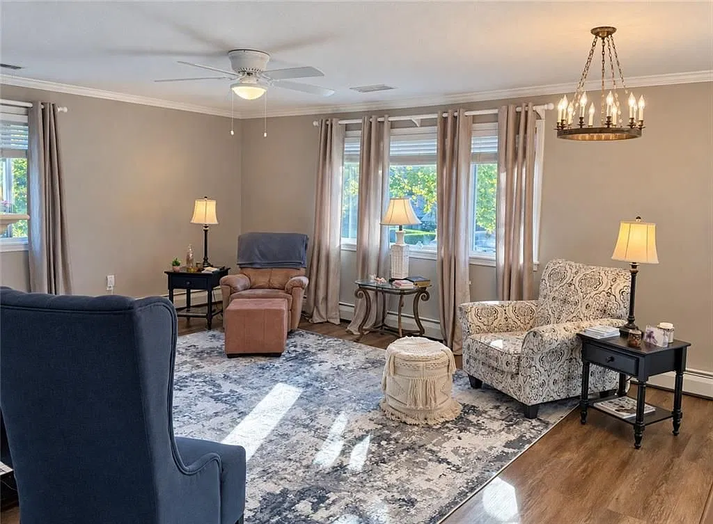 2 bed, 1.0 bath, 1093 sqft, $2,800 — Photo 2