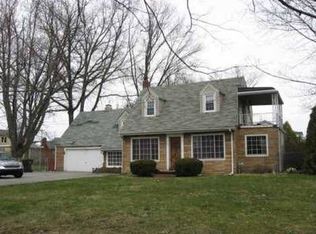 639 Sharon New Castle Rd, Farrell, PA 16121