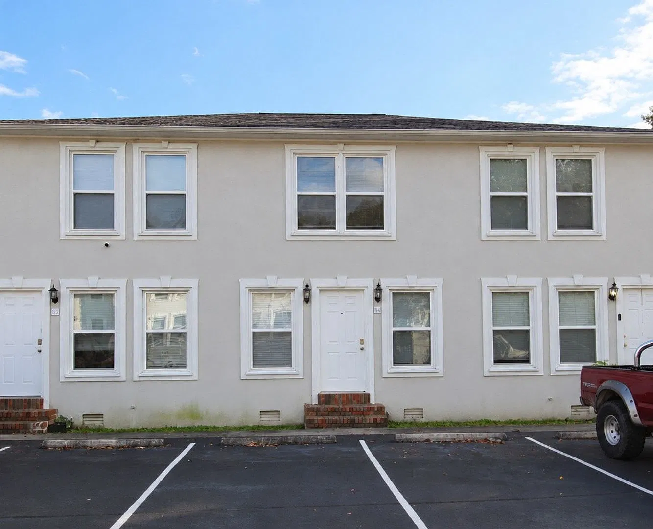 1000 Brown Ave — Photo 1
