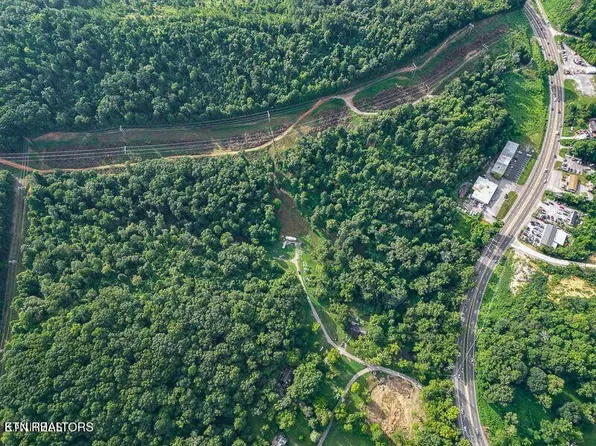 2710 Lakewood Ln, Knoxville, TN 37921