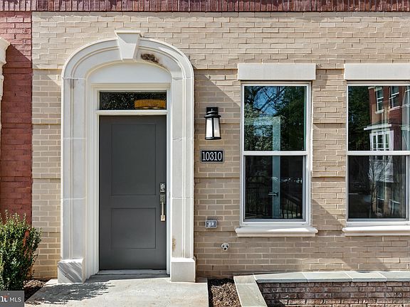 2nd image of 10310 Grosvenor Pl
