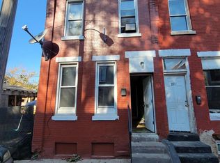 813 W Birch St, Philadelphia, PA 19133