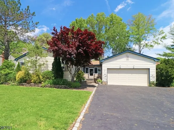 25 Timberhill Dr, East Hanover Twp., NJ 07936