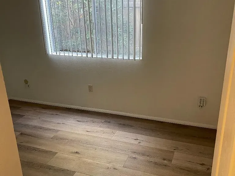 1460 W Oliver Ave — Photo 22