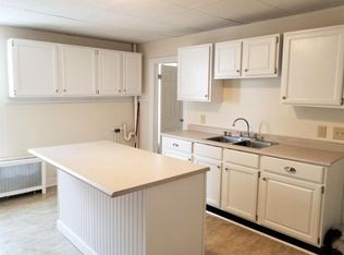 29 Goff St APT 3, Auburn, ME 04210