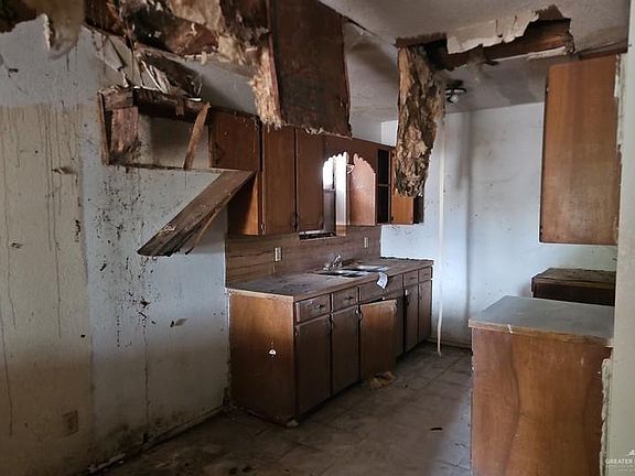3rd image of 257 Broadway St