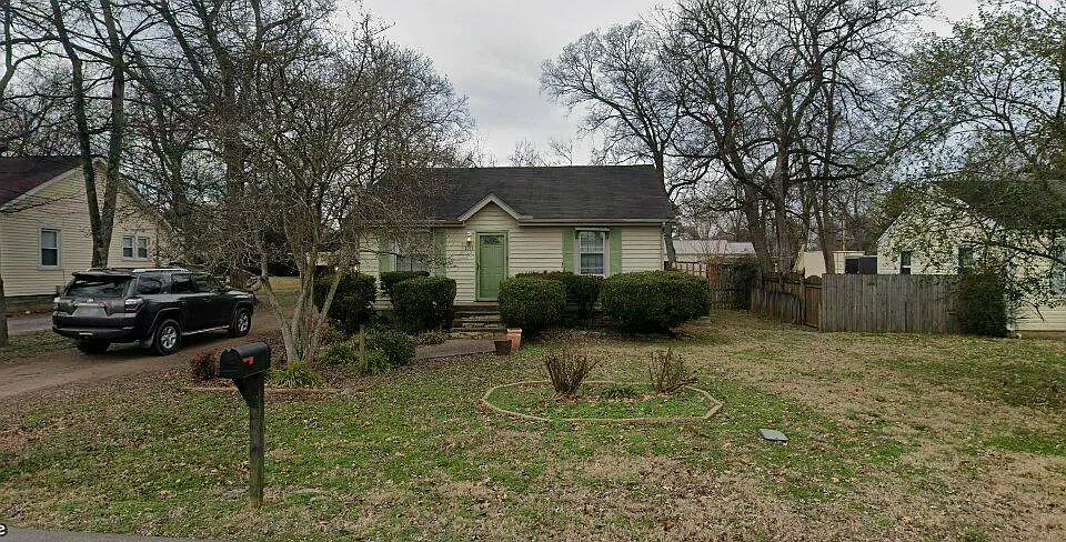 1015 Rose Ave