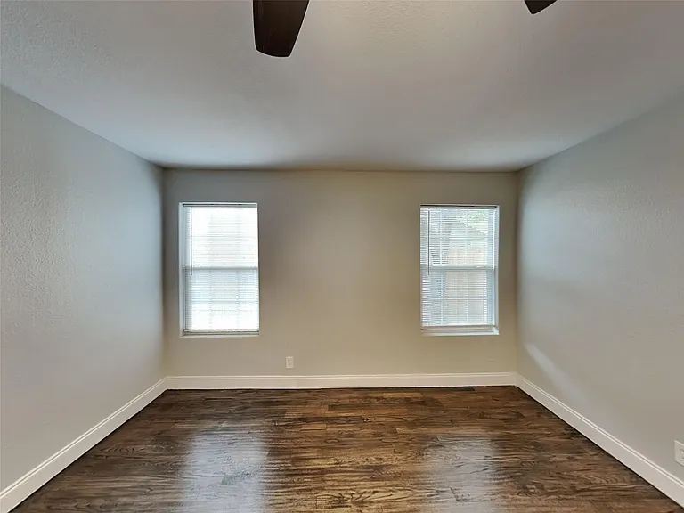 2445 McAdoo Ln — Photo 3