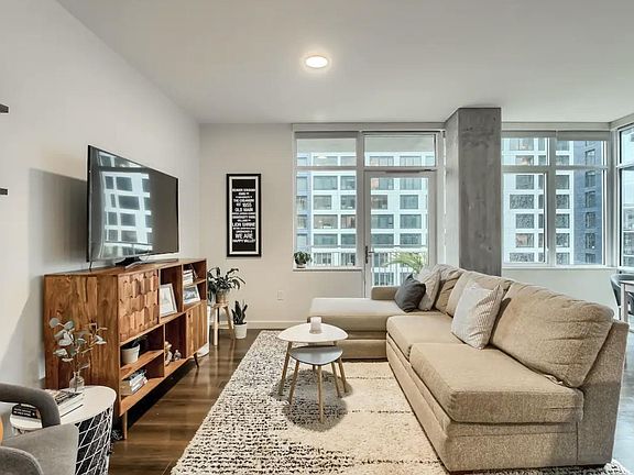 3rd image of 1660 17th St #102