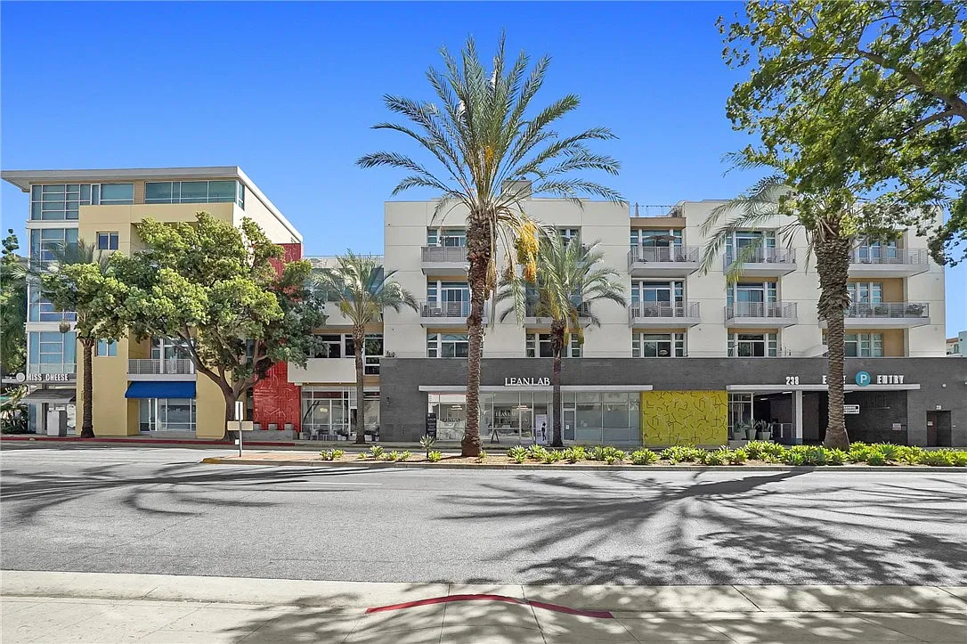 1 bed, 708 sqft, $2,800 — Photo 1
