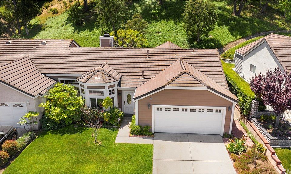 1st image of 5712 E Hudson Bay Dr