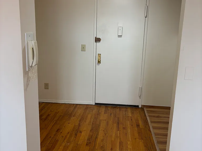 Liberty Court — Photo 11