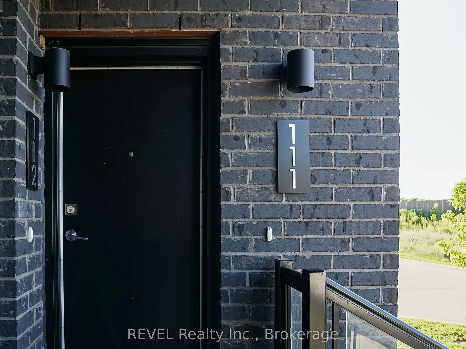 2 bed, $2,050 — Photo 2