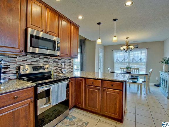 3rd image of 4811 Canterwood Dr SE