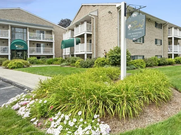 200 Manning St APT 15B, Hudson, MA 01749