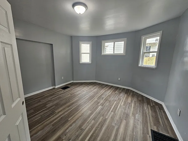 3154 River Rd — Photo 6