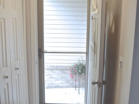 4th image of 53570 Magnolia Dr
