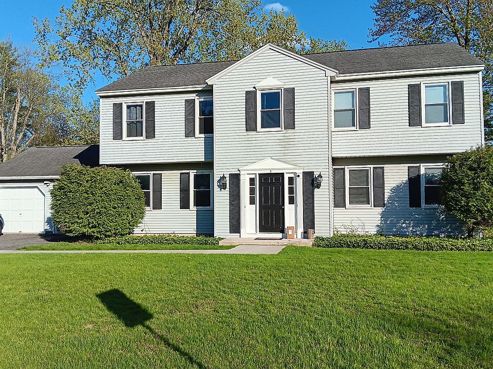 1st image of 3 Longwood Dr