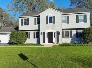 3 Longwood Dr, Delmar, NY 12054