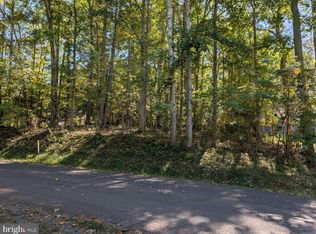 905 Eastover Pkwy, Locust Grove, VA 22508