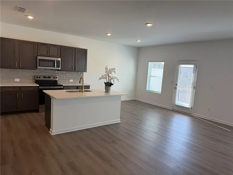6715 Armonia Dr SW — Photo 5