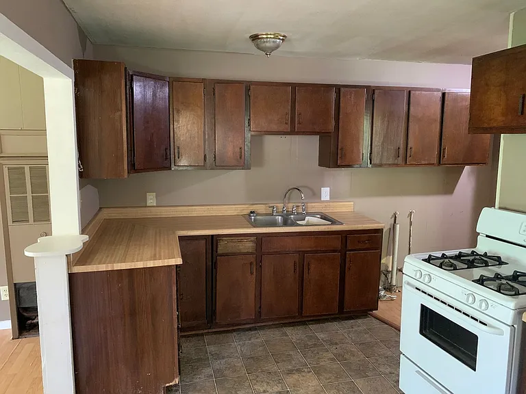 22570 Harlan Ln — Photo 3