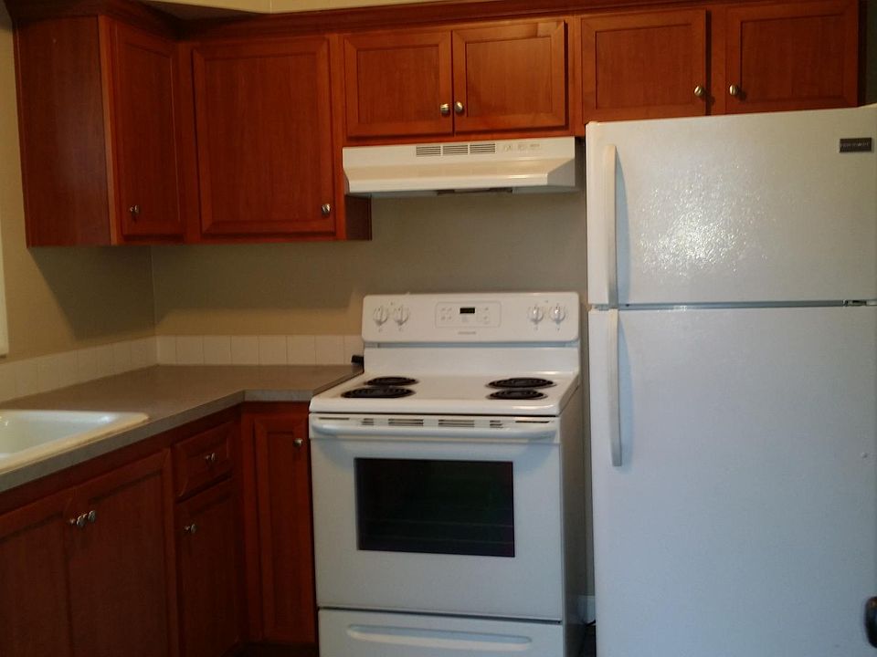 2nd image of 4550 SE Cesar E Chavez Blvd