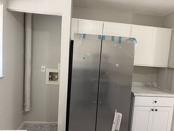 5th image of 931 33rd Ave W