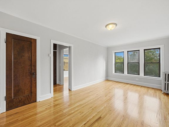 2nd image of 2700 N Spaulding Ave APT 3DD