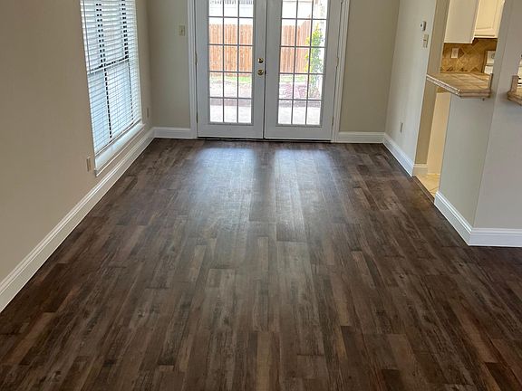 5th image of 2220 Arbor Creek Dr
