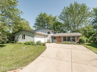 7785 Berkshire Dr, Hanover Park, IL 60133