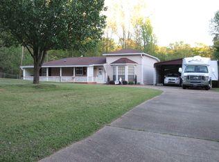 1131 Cedar St, Grenada, MS 38901