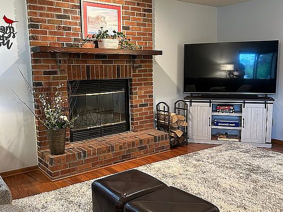3rd image of 1121 Briar Ct